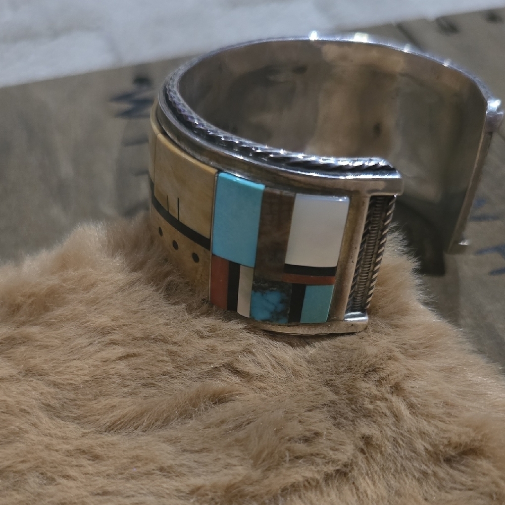 Navajo Cuff Bracelet with Earthy Tones - Picture 2 of 4